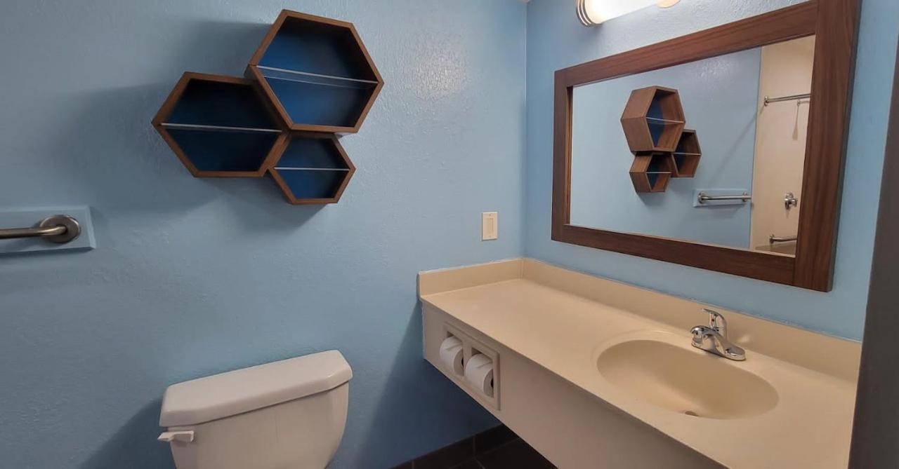 Hometowne Studios By Red Roof Egg Harbor-Atlantic City Airport Egg Harbor Township Exteriör bild