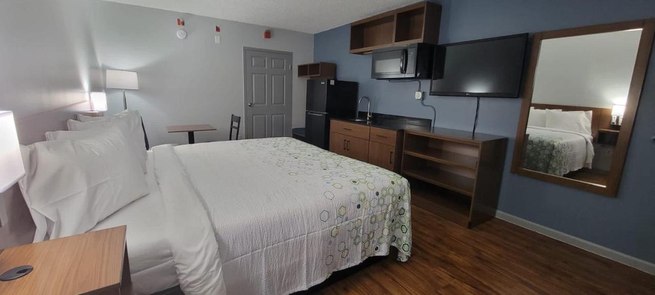 Hometowne Studios By Red Roof Egg Harbor-Atlantic City Airport Egg Harbor Township Exteriör bild