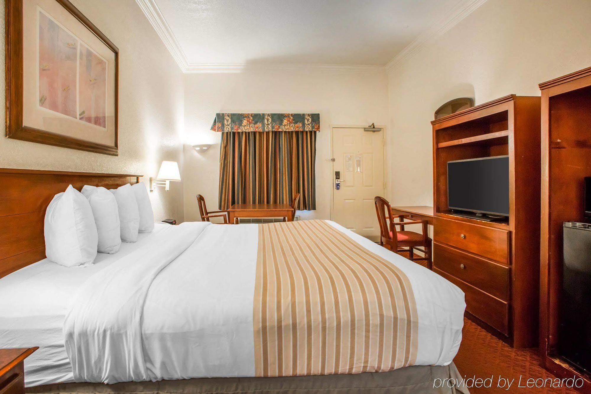 Hometowne Studios By Red Roof Egg Harbor-Atlantic City Airport Egg Harbor Township Exteriör bild